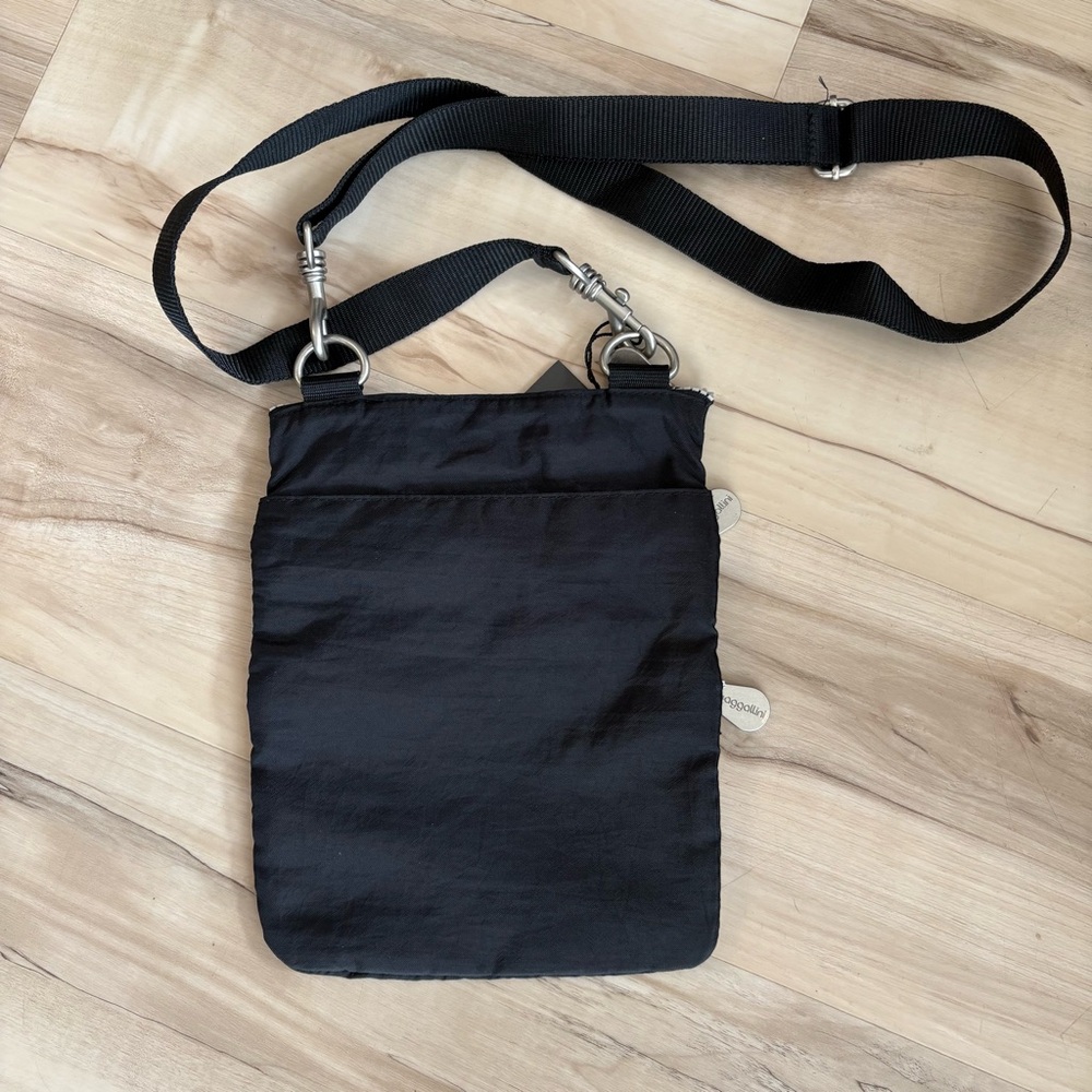 Baggallini Black Belt Bag with Silver Accents - Picture 4 of 8